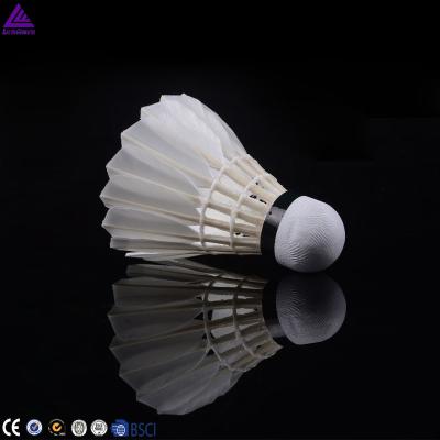 China Professional Training Sandwich Cork Lenwave Brand Best Badminton Shuttle Cock for sale