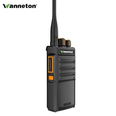 China Fujian Factory Wholesale Price 1300mAh Smart Two Way Radio Wireless Walkie Talkie for sale