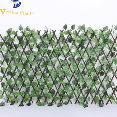 China Environmental Friendly Expanding Artificial Ivy Screen Privacy Leaf Fence with Willow Trellis for sale