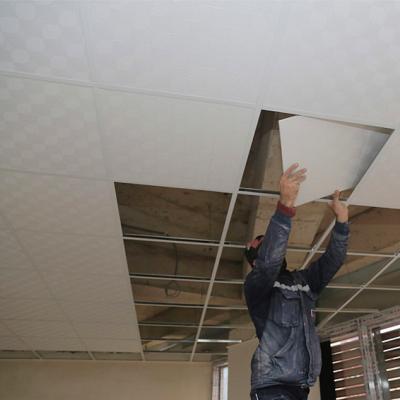 Cina Il PVC resistente dell'acqua ha laminato il ODM dell'OEM del bordo del quadrato del bordo del soffitto del gesso in vendita