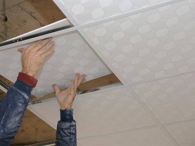 Cina Fumi il soffitto falso del pannello del PVC della prova per la decorazione interna del soffitto in vendita