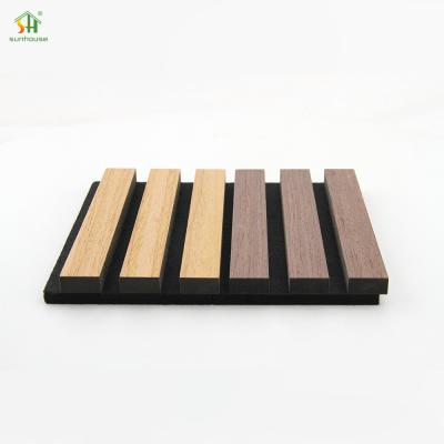 China Natürliche Eiche Polyester Akustik Wandplatte Innendekor Schiefer Schalldichte Wandplatten für Innenräume zu verkaufen