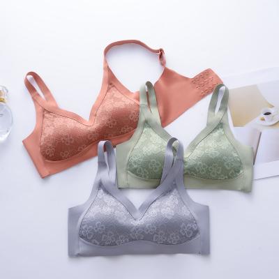 China Sexy Cute Padded One Piece Lace Bra Bandeau Girls Daily-Wear Underwear Panties Set for sale