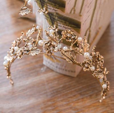 China Bridal Tiara Headband Crystal Crown Headband Headpiece Vine Tiara Wedding Hair Accessories Vintage Gold Baroque Leaf Crown Bride Round Glass Pearl for sale