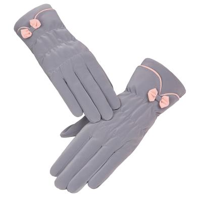 China TWILL Ladies Warm Touch Screen Running Gloves Cute Bicycle Windproof for sale