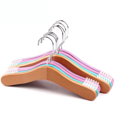 China Non-Slip Custom Design Eco-Friendly Anti-Slip Nature Wooden Kids Hangers Baby Hanger For Children's Clothing Store for sale