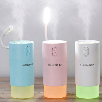 China Color Changing LED Light 2019 New Arrivals Mini Cup Cheap Cup Car Humidifier Essential Oil Aroma Diffuser for sale