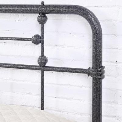 China Antique Industrial Pipe Metal Bedroom Furniture King Size Bed Iron Bed Price for sale