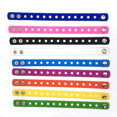 China Silicone Wristband for Education Baby Jewelry Pendant Fashion Style Wrist Toy Soft Rubber Kids Gift for sale