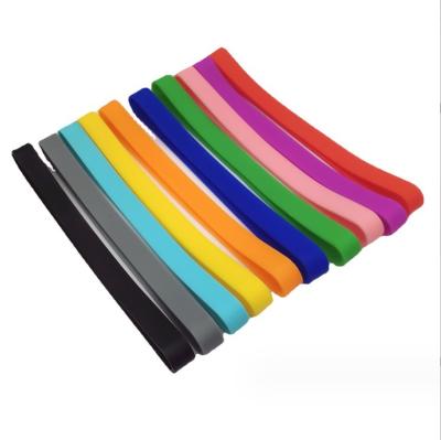 Chine Couper des bandes en caoutchouc de silicone détenteur pour la chaise de plage serviette parfait clips de serviette de plage à vendre