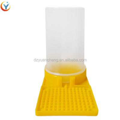 China Beekeeper Drinking Cup Farms Beekeeping Hive Water Feeder Drinker Honeycomb Inlet Tool for sale