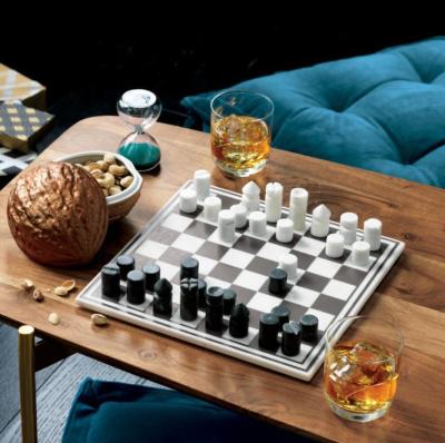 China Wholesale Luxury Clear Crystal Chess Games Clear Acrylic Chess Board Adult Set Of Chess Pieces Portable Chess Set for sale