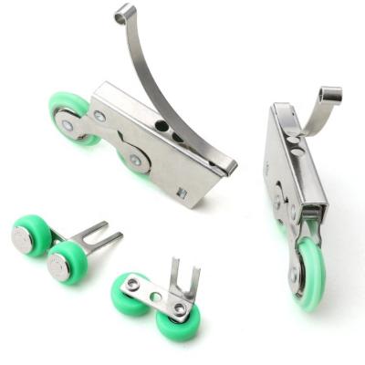 China Classics Aluminum Sliding Door Pulleys With Zinc Closet Door Bearing Green Wheels Factory Price Double Rollers for sale