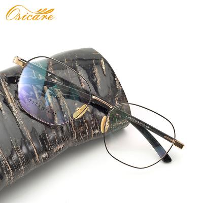 China Slim titanium frame; Horn Temples; Adjustable nose guards; 2020 new arrivals high quality unisex buffalo horn eyewear titanium luxury eyeglasses frames for sale