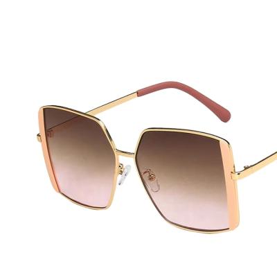 China Fashion Sunglasses Large Frame Square Sunglasses 2022 Retro Street Shooting Sunglasses Women New Trendy Big Face Shade Sunglasses for sale