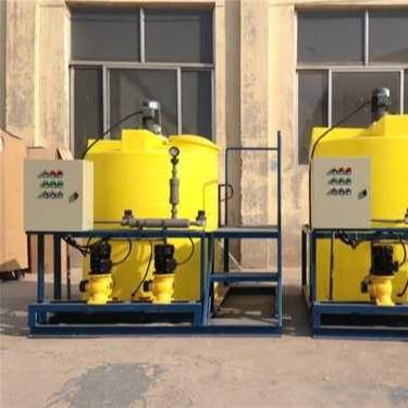 Chine Machine de dosage automatique jaune, unité 1000L/h de dosage chimique à vendre