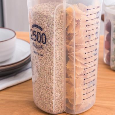 China Clear Plastic Food Container Kitchen Grain Storage Box Sealed 4 Compartments Space Saver Jors Stackable Heatable Storage for sale