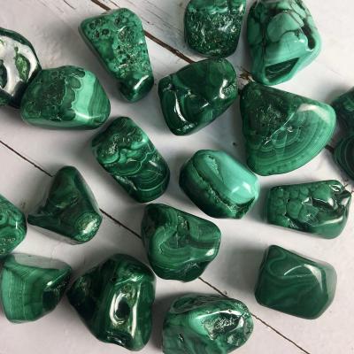 China China Wholesale Natural Healing Gravel Gemstones Crystal Malachite Tumbled Stone for sale