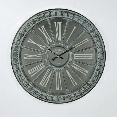 China IVYDECO Style Antique Decorative Rustic Round Gray Color Metal Clock With Roman Numbers On The Wall for sale