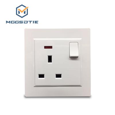 China Modern Versatile Wall Light Switch 13A UK Switched Socket With Electrical Indicator For Home White Copper Metal Color Plastic Material for sale