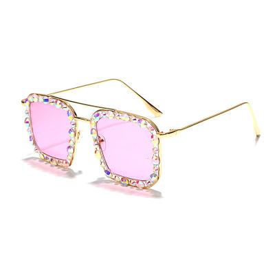 China New Fashion Durable Sunglasses Metal Frame Women Square Sunglasses With Rhinestones for sale