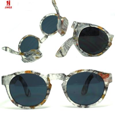 China Eco-friendly Wholesale OEM Foldable Sunglass 2020 Fashion Polarized Colored Sun Glasses Sun Glasses PC Frame Glasses for sale