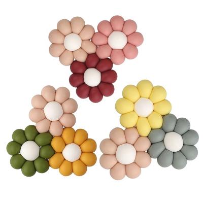 China 100% BPA Silicone Freezer Teether Daisy Teether 12mm/15mm Food Grade Pearl Not Flower Baby Shaped Teether for sale