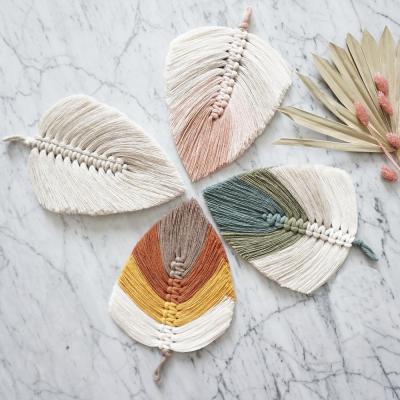 China Small Single Macrame Feather Macrame Wall Hanging Macrame Leaf Boho Modern Home Decor for sale