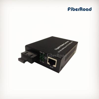 China 10/100/1000Base-TX to 10/100/1000Base-FX Fiber Optic Media Converter for sale