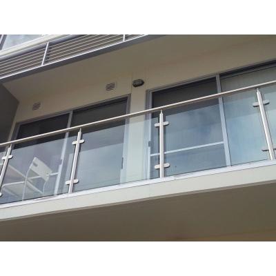 China Unique Modern Metal Outdoor Deck Brushed Stainless Steel Baluster 12Mm Tempered Glass Stairs Fencing For Villa for sale