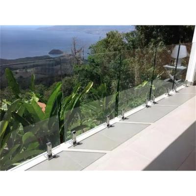 China Modern Outdoor 10-12Mm Tempered Glass Swimming Pool Fencing Stainless Steel Spindle Frameless Glass Balustrade for sale