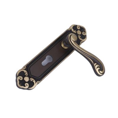 China Modern High End Multicolor Hotel Room Lock Set Garden Door Lock Brass Door Handles With Plate for sale