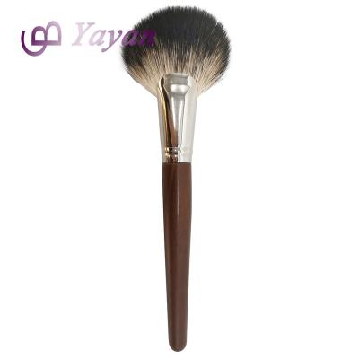 China High Quality Simple Cosmetic Double Hair Brush Makeup Tool Beauty Fan Sculpt Color Skin-Friendly Sweep Makeup Brush for sale