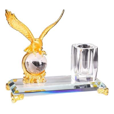 China Ornate China Tabletop Decorative Crystal Pen Holder with Metal Eagle Ornament as Gift or Business Decoration for sale