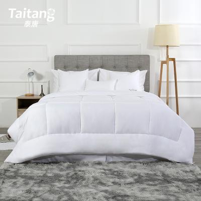 China Wholesale Nondisposable High Quality Inside Feather Stereotypes Artificial Cotton Filled Comfortable Hotel Comforter for sale