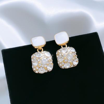 China Luxury Contract TRENDY Crystal Healing Earrings Elegant 925 Square Silver Needle Zircon Earrings for sale