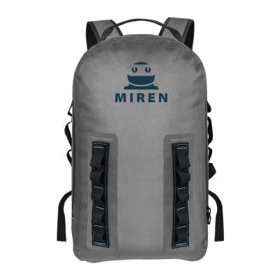 China ODM gris oscuro material del OEM del color de la mochila TPU de la prenda impermeable ligera que camina en venta