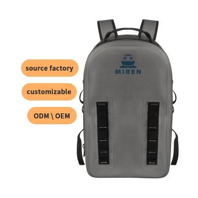 China Mochila de viagem 840D TPU leve resistente à água para piquenique à venda