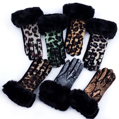 China Simple Women's Fashion Leopard Printed Gloves Faux Fur Cuff Touch Screen Gloves for sale