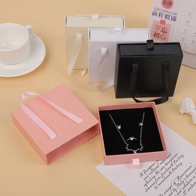 China Recyclable Simple Fashion Jewelry Box Packaging Necklace Earring Gift Box for sale