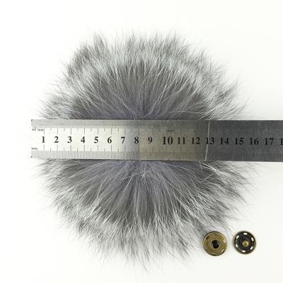 China Factory custom colored fox fur pom poms 10cm-18cm dyed green color raccoon fur pom pom key chain and natural color raccoon fur pom pom with snap for sale