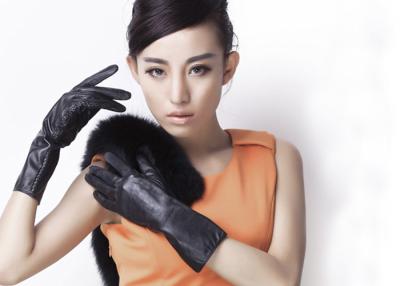 China Mid Length Ladies' Sheep Leather Gloves / Black Leather Gloves for Women Soft and Warm for sale