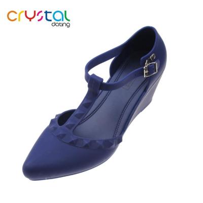 China PVC Ladies PVC Crystal Tangled Wedge Closed Toe Casual Shoes for sale