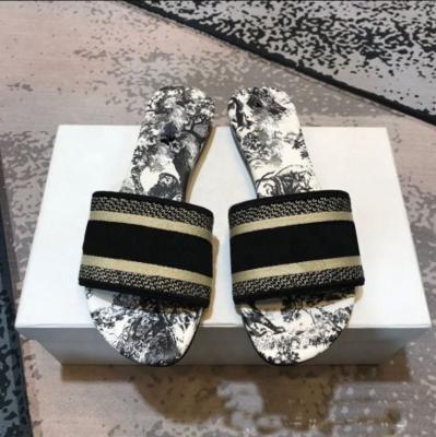 China Famous mules women beach shoes girls brands outdoor sandal slides luxury slipper 2023 summer design original fashion brands for sale