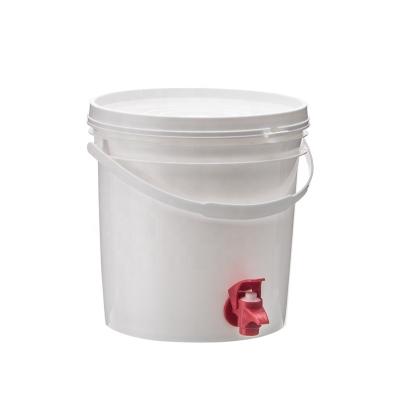 China Clear Edge Lock Plant Parice Small Food Grade Plastic Bucket With Lids for sale