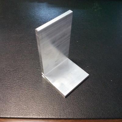 China Industrial Aluminum Extrusion Angle Profile Anodized 6060 t5 Aluminum Material 40*60 Mm Angle Of Bar Frame for sale