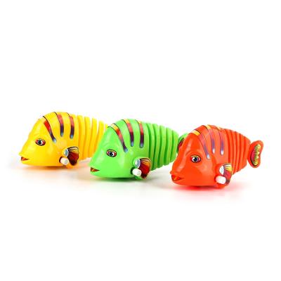 China Funny Plastic Wind Up Kid Cogs Animal Toys Swimming Fish Toys for Lovely Children for sale