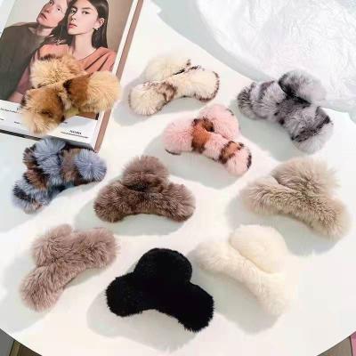 China Lovely 2022 Winter Wholesale Girls Real Mink Fur Hair Accessories Girly Fur Hair Clips Kids Fashion Plush Hairpins for sale