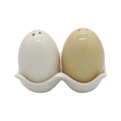 China Sustainable Ceramic Shaped Easter Egg Salt / Pepper Shaker For Chicken Cooking Tool for sale