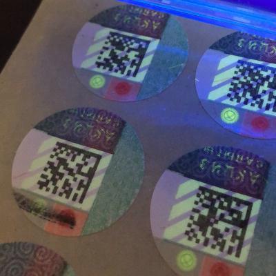 China Anti-False Hologram Sticker met weerbestendige voordelen en CMYK kleur Te koop